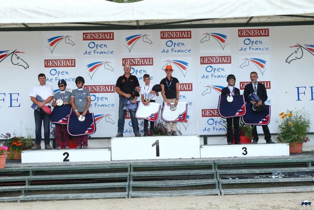 POD : ATTELAGE CLUB ELITE GRAND PRIX PAIRE : CATHERINE LEPPERT BEZIAT 3* VERONIQUE LECREUX 2*  KILIAN LENORMAND 1